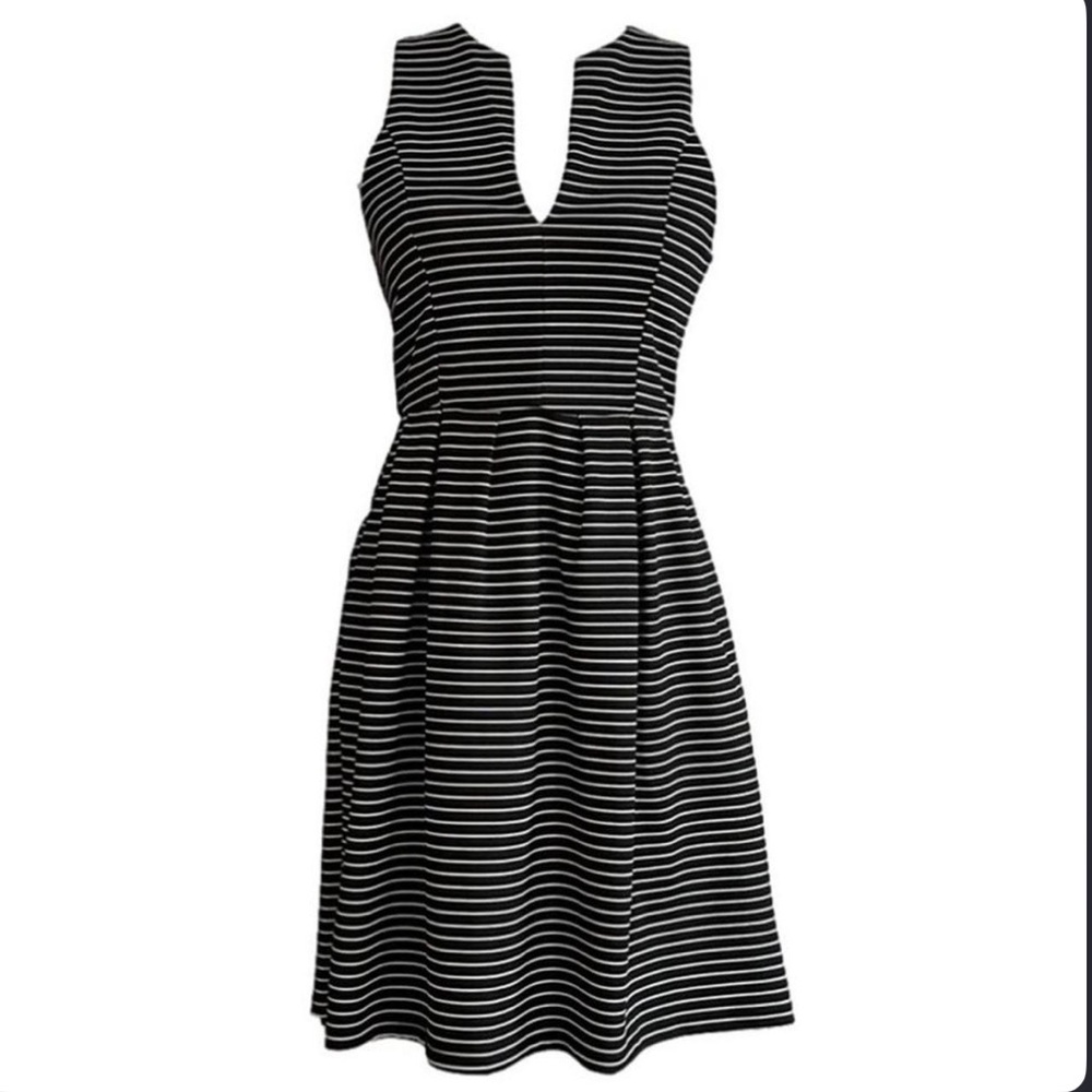 NWT Mi Ami Black White Stripe Sleeveless Dress Size Medium Pockets Francesca's